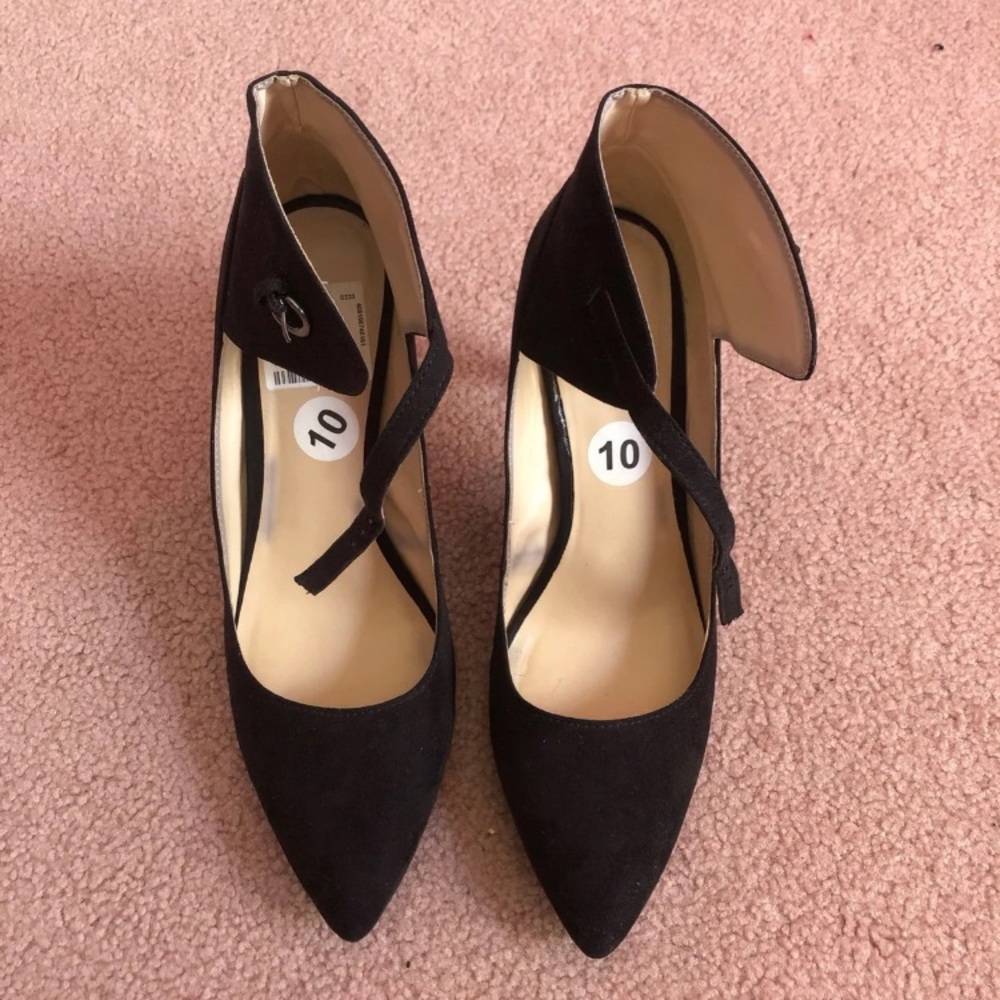 Stiletto Black Pointy Toed Heels